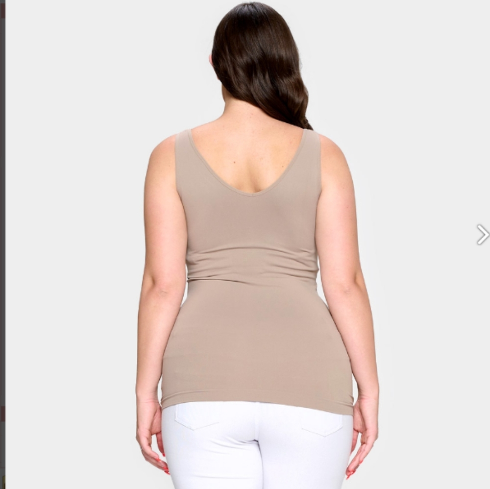 Plus size tank - Picture 2 of 2